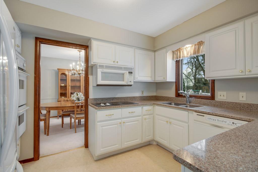 5924 Schaefer Road Edina, MN 55436 - Photo 2 of 22
