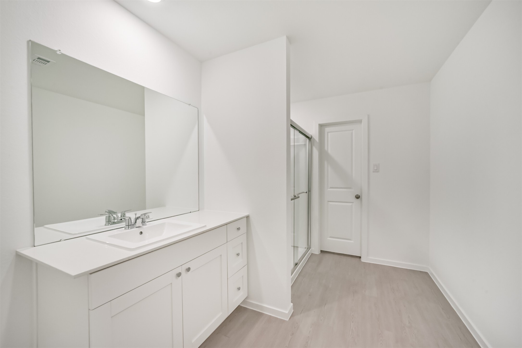 648 Burlina Road La Marque, TX 77568 - Photo 18 of 31 Primary bathroom