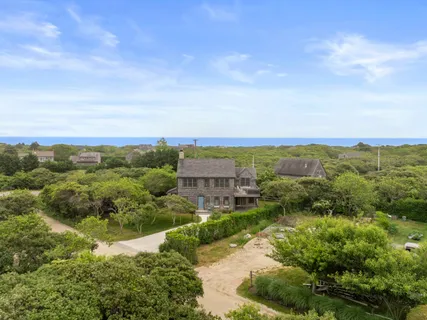 $2,099,000 | 4 Berkley Street, Nantucket, MA 02554