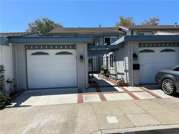 $2,200 | 15 Foxglove Way, Unit 2, Irvine, CA 92612