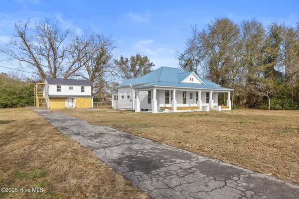 $360,000 | 2880 Catherine Lake Road, Richlands, NC 28574