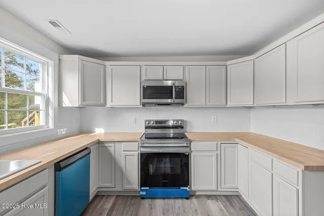 $415,000 | 2880 Catherine Lake Road, Richlands, NC 28574