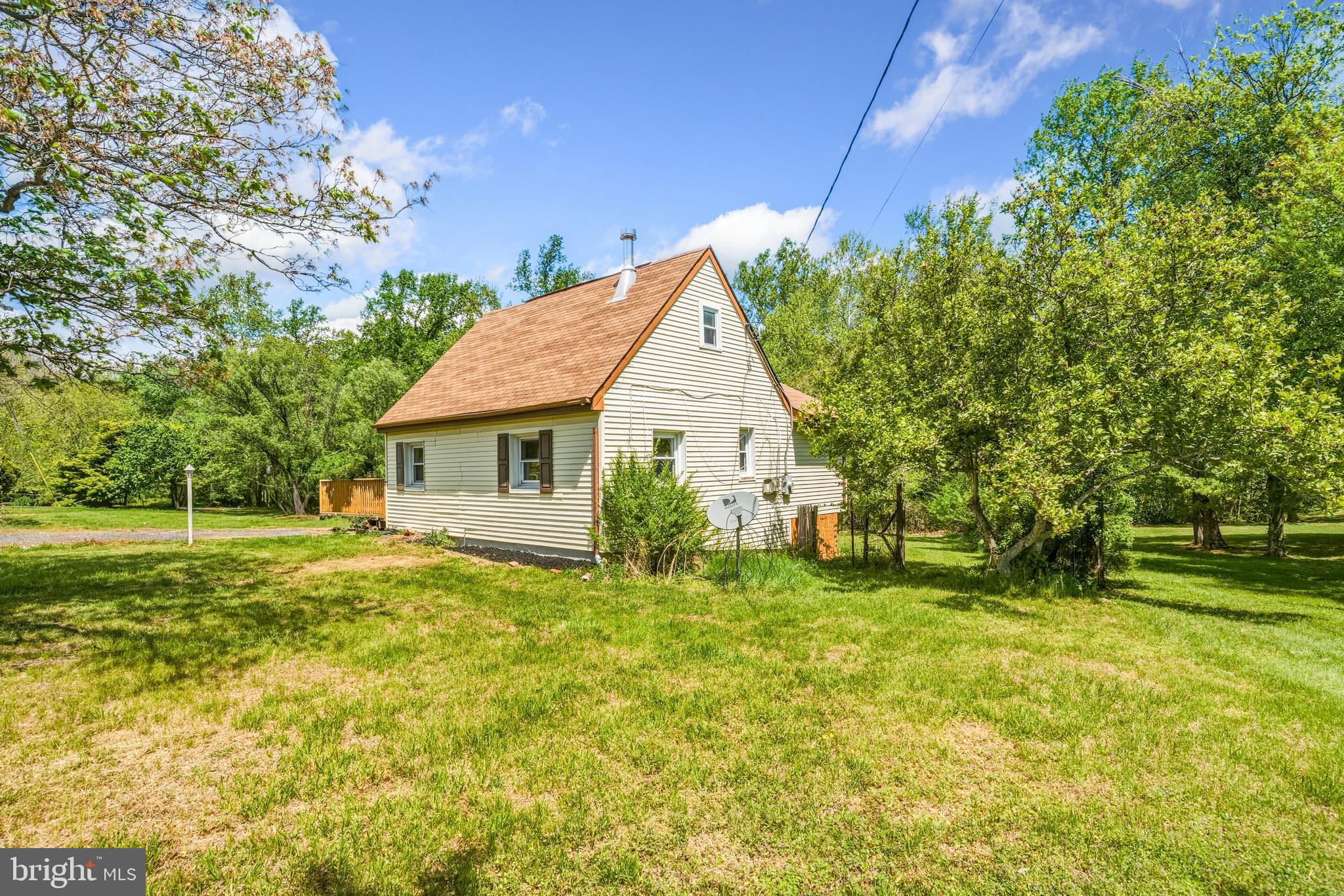 11216 Tippett Road Clinton, MD 20735 - Photo 3 of 26 Gallery Image 3