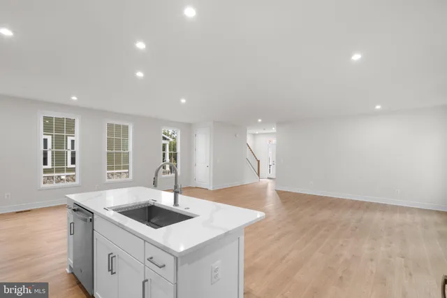 $719,686 | 1010 Captain Richards Court, Marshall, VA 20115