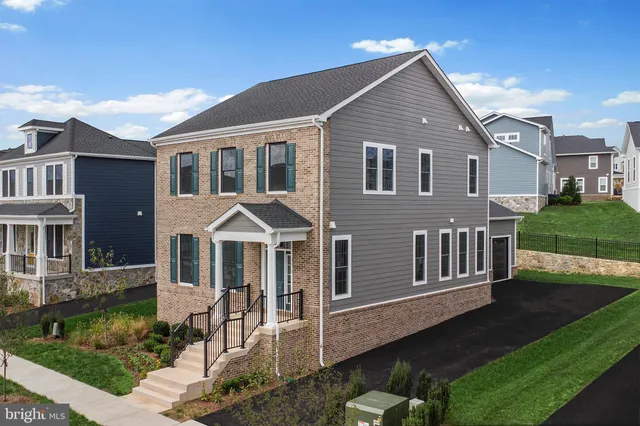 $719,686 | 1010 Captain Richards Court, Marshall, VA 20115