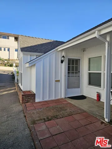 $3,000 | 841 Haverford Avenue, Pacific Palisades, CA 90272