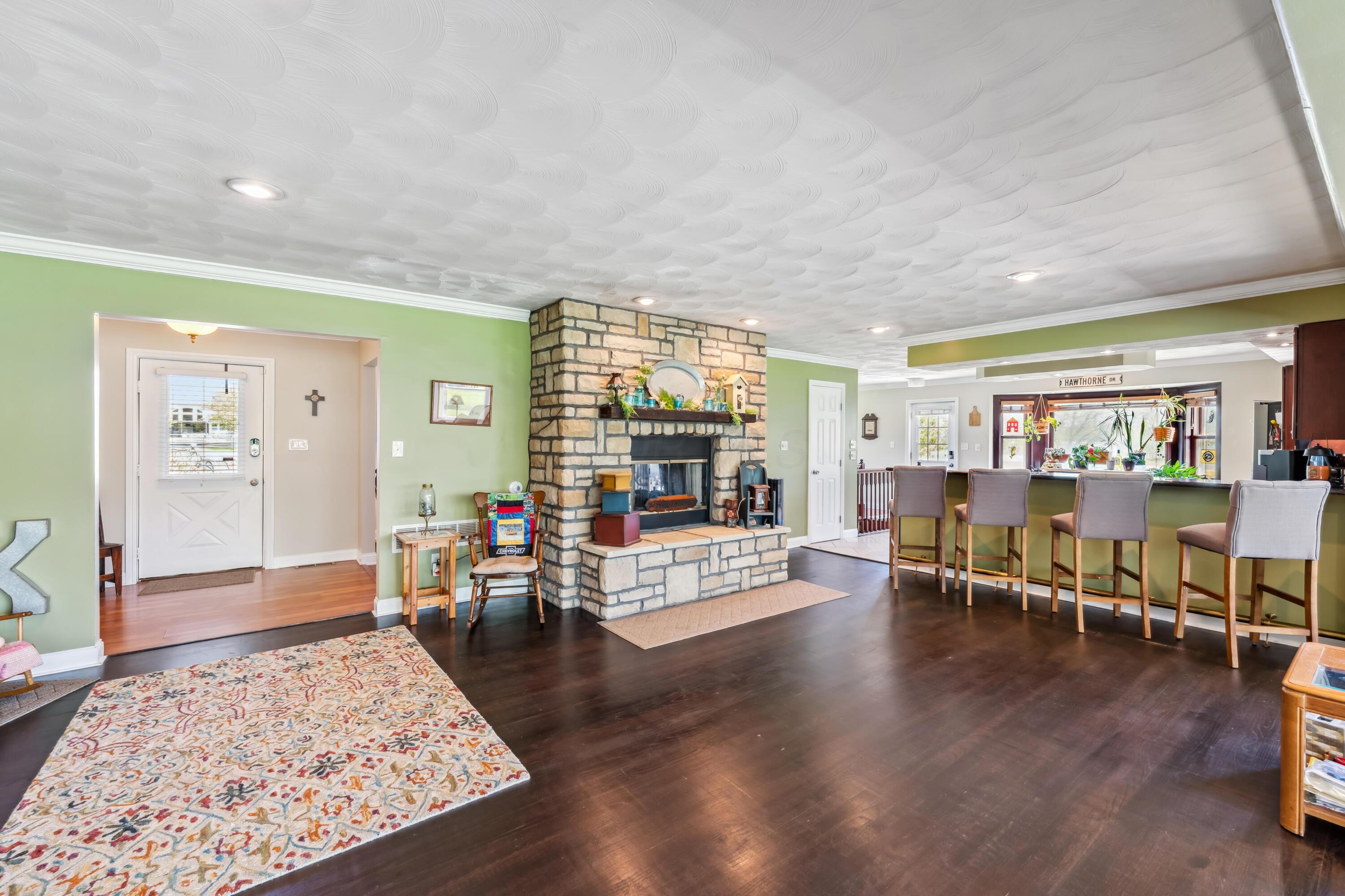 6690 Jaycox Road Galena, OH 43021 - Photo 7 of 27 livingroom3