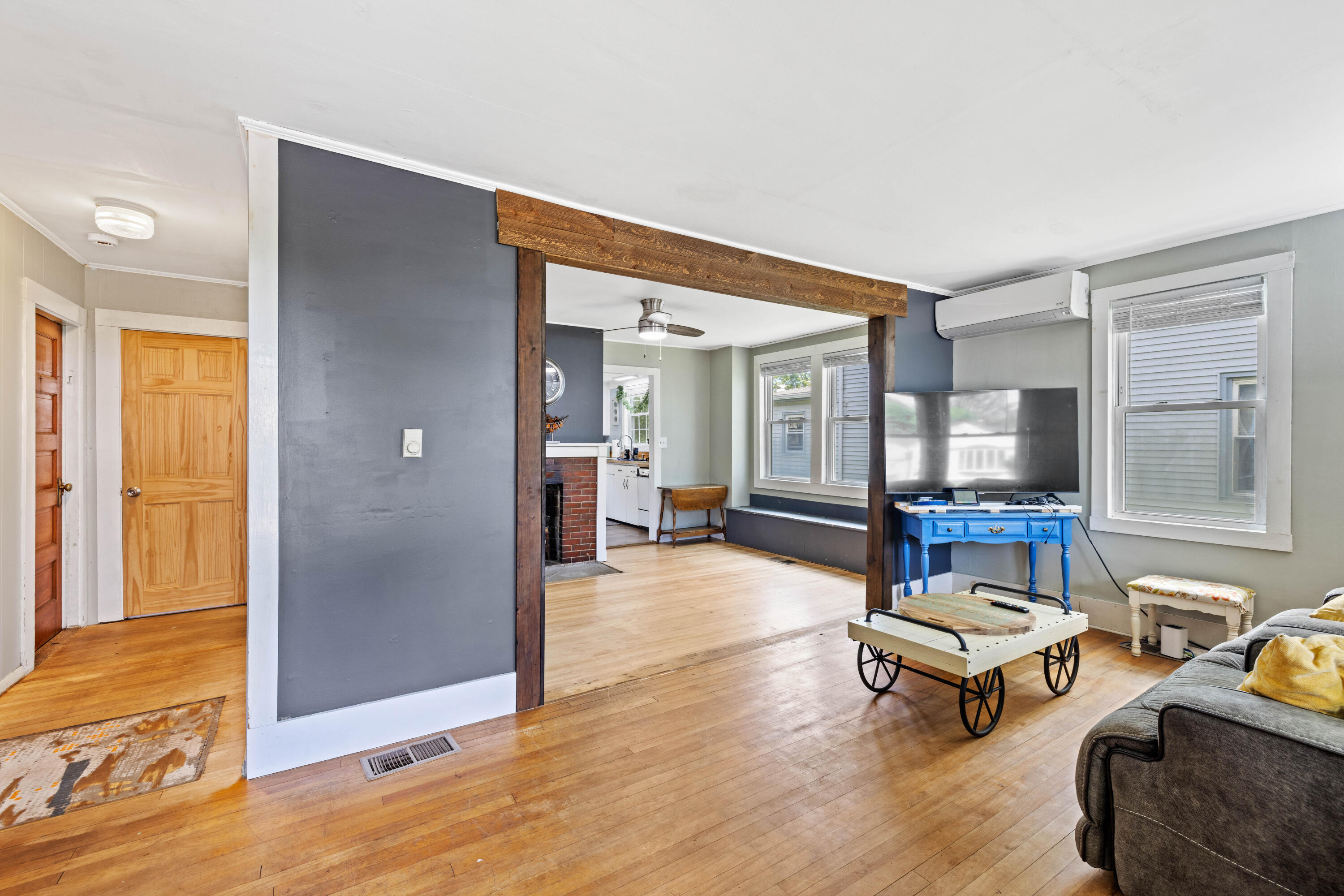 183 Graham Street Biddeford, ME 04005 - Photo 6 of 27 Living room