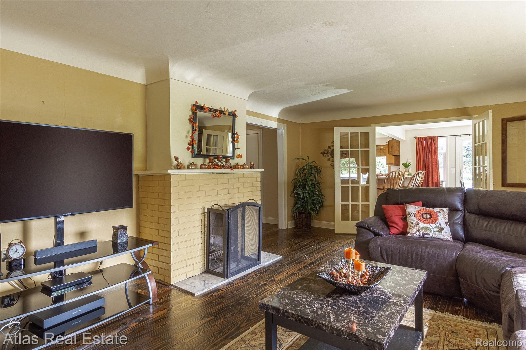 4333 Howe Road Grand Blanc, MI 48439 - Photo 14 of 42 Interiors (5 of 31).jpg