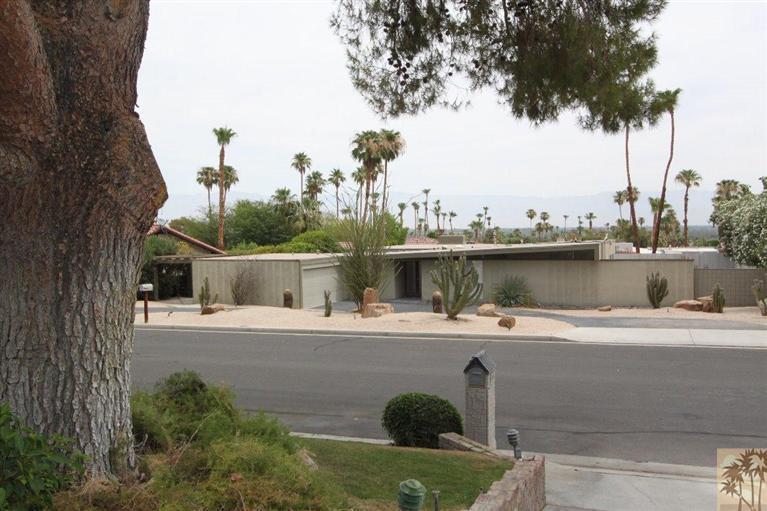 71371 Biskra Road Rancho Mirage, CA 92270 - Photo 8 of 39 a outdoor view with a fountain plants