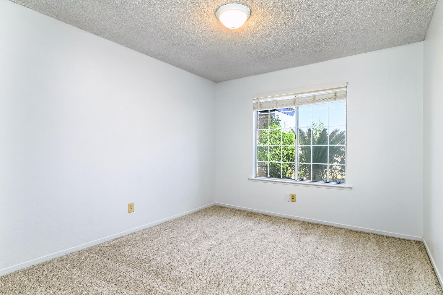2129 Magnolia Court Sanger, CA 93657 - Photo 13 of 28