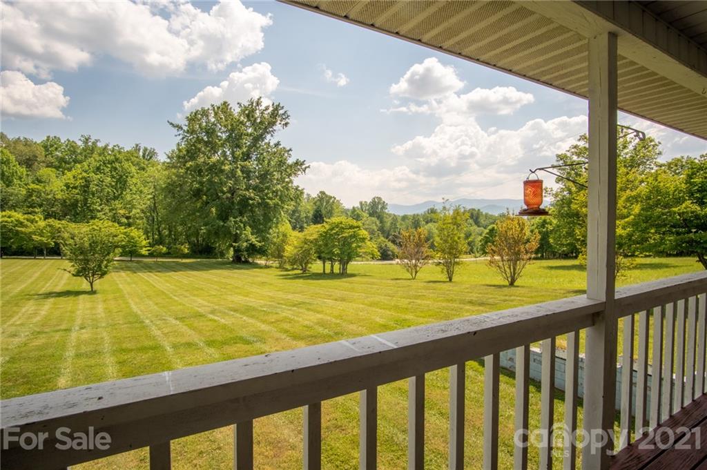 58 Kivi Road Franklin, NC 28734 - Photo 3 of 39 Gallery Image 3
