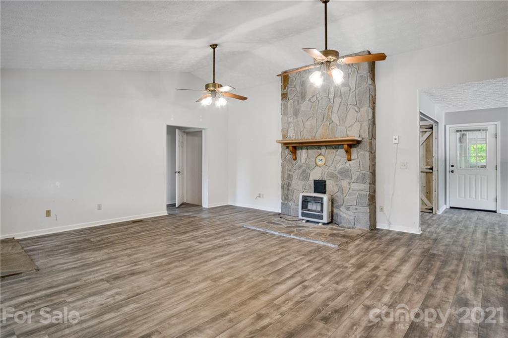 58 Kivi Road Franklin, NC 28734 - Photo 10 of 39 Gallery Image 10