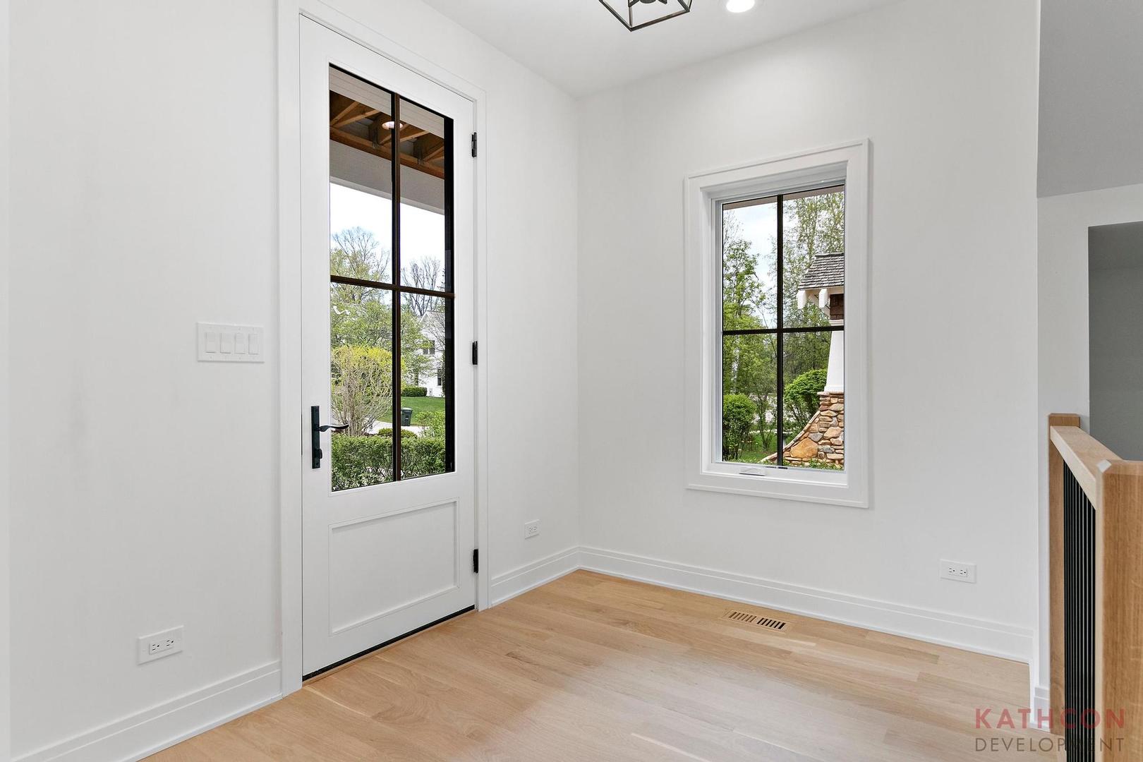 650 Sanders Road Northbrook, IL 60062 - Photo 24 of 24 an empty room with windows and closet