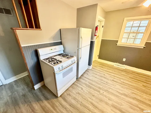 $119,900 | 1460 Beecher Avenue, Galesburg, IL 61401