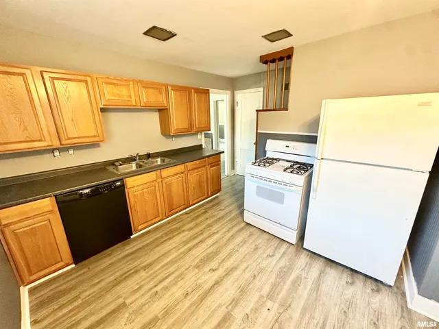 $119,900 | 1460 Beecher Avenue, Galesburg, IL 61401