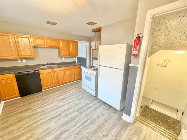 $119,900 | 1460 Beecher Avenue, Galesburg, IL 61401