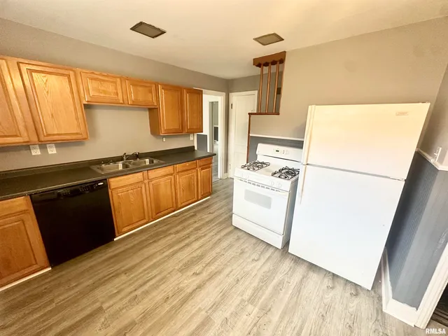 $119,900 | 1460 Beecher Avenue, Galesburg, IL 61401