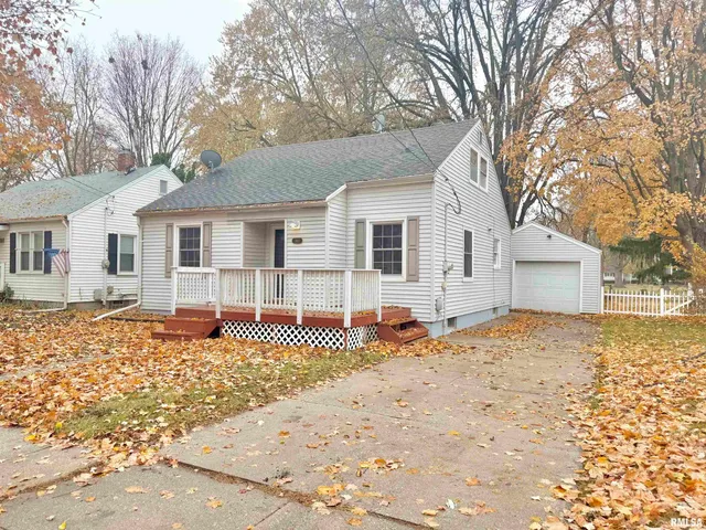 $119,900 | 1460 Beecher Avenue, Galesburg, IL 61401