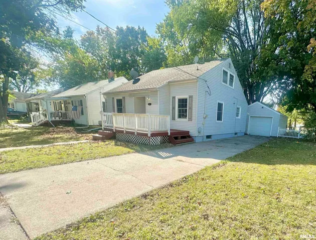 $119,900 | 1460 Beecher Avenue, Galesburg, IL 61401