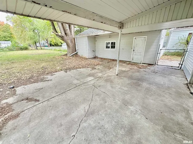 $119,900 | 1460 Beecher Avenue, Galesburg, IL 61401