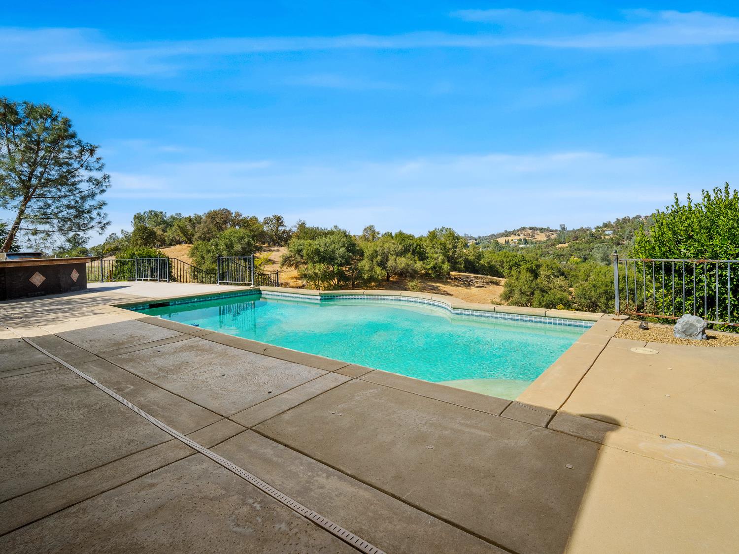 7055 Ridge Road Newcastle, CA 95658 - Photo 28 of 58 Main house pool