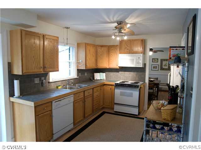 817 Ryder Road Richmond, VA 23235 - Photo 4 of 12 Kitchen