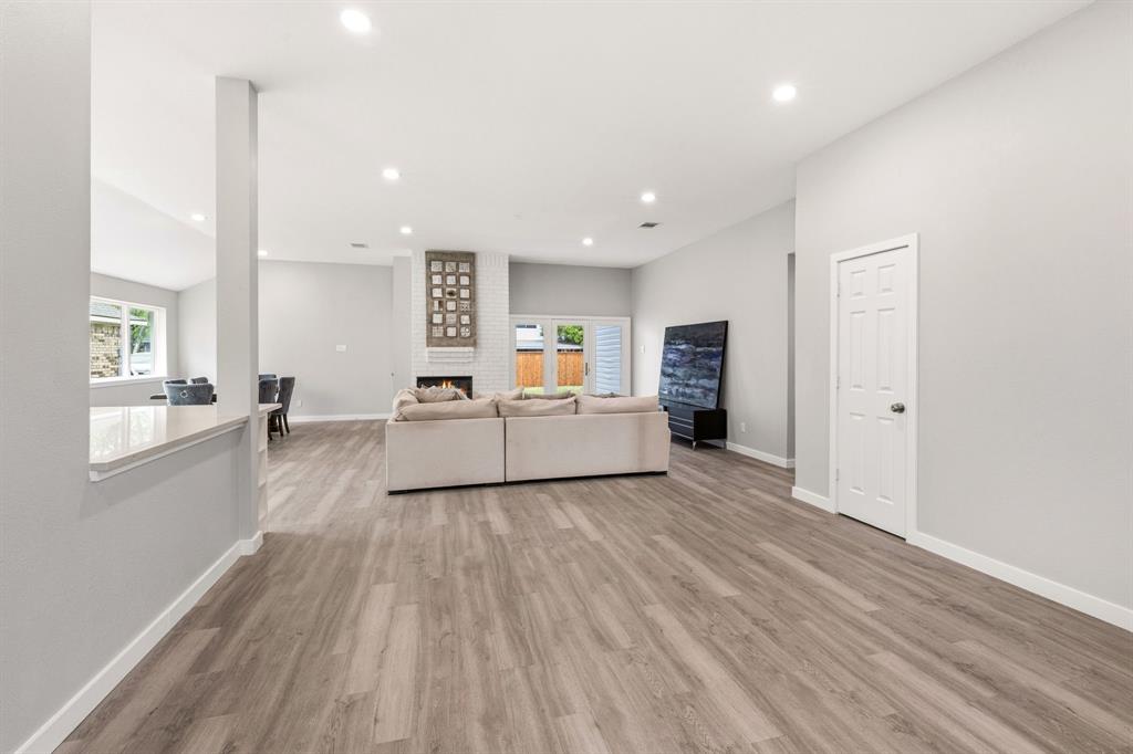 813 Creek Valley Road Mesquite, TX 75181 - Photo 3 of 29