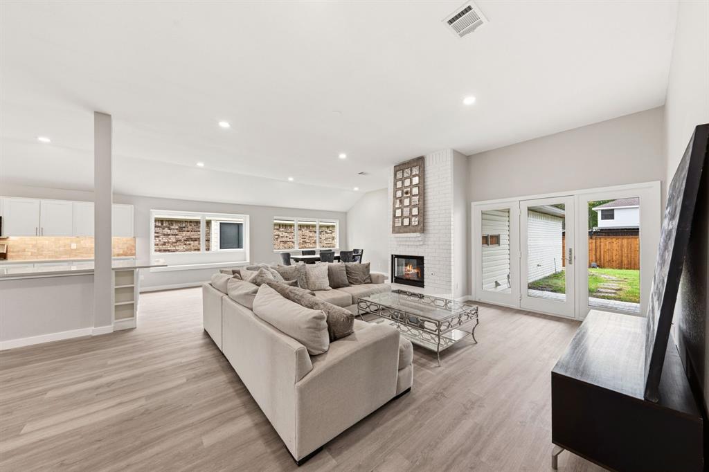 813 Creek Valley Road Mesquite, TX 75181 - Photo 4 of 29