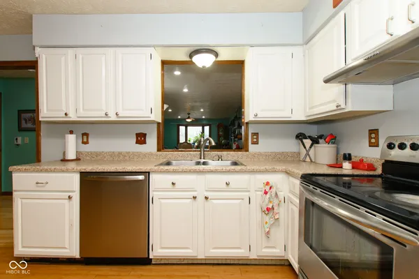 $409,900 | 492 Pelenor Drive, Franklin, IN 46131