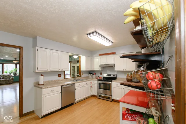 $409,900 | 492 Pelenor Drive, Franklin, IN 46131