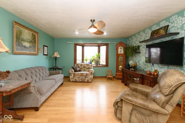 $409,900 | 492 Pelenor Drive, Franklin, IN 46131