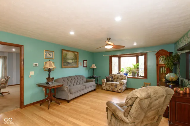 $409,900 | 492 Pelenor Drive, Franklin, IN 46131