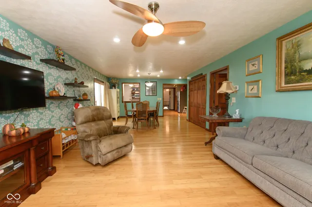 $409,900 | 492 Pelenor Drive, Franklin, IN 46131