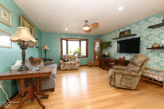 $409,900 | 492 Pelenor Drive, Franklin, IN 46131