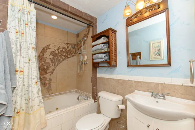 $409,900 | 492 Pelenor Drive, Franklin, IN 46131