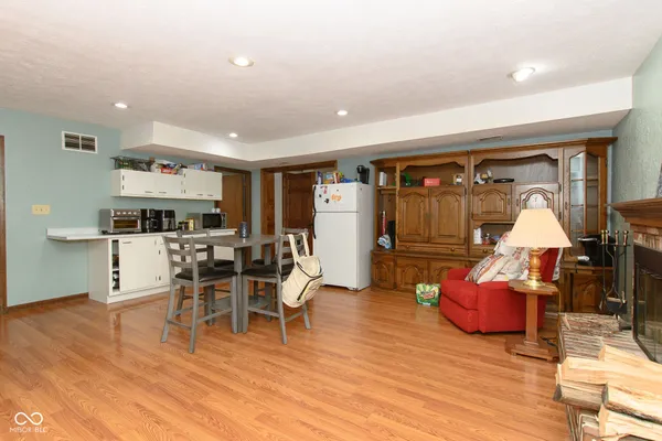 $409,900 | 492 Pelenor Drive, Franklin, IN 46131