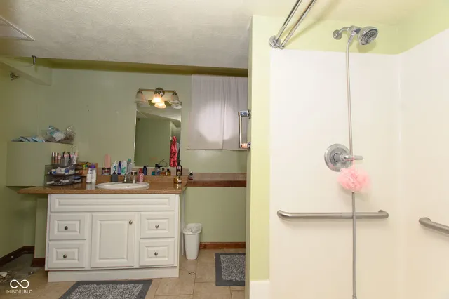 $409,900 | 492 Pelenor Drive, Franklin, IN 46131