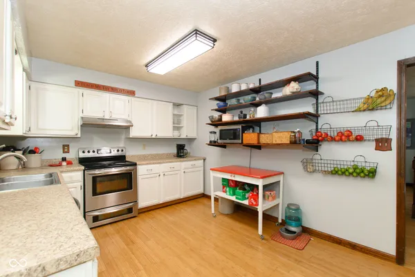 $409,900 | 492 Pelenor Drive, Franklin, IN 46131