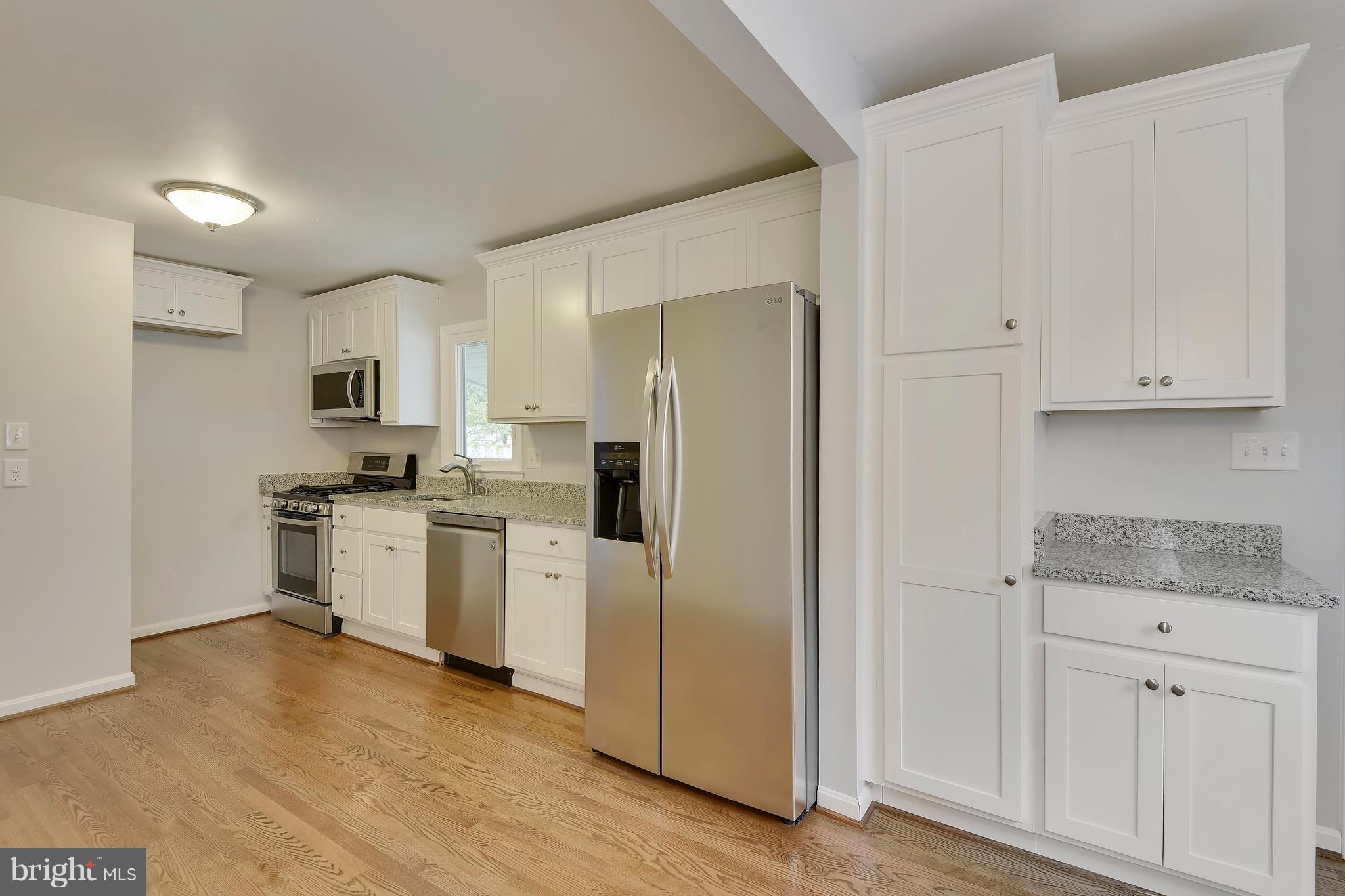 Plenty of room in this kitchen