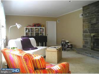1456 Autumn Road Rydal, PA 19046 - Photo 6 of 12 Family Room