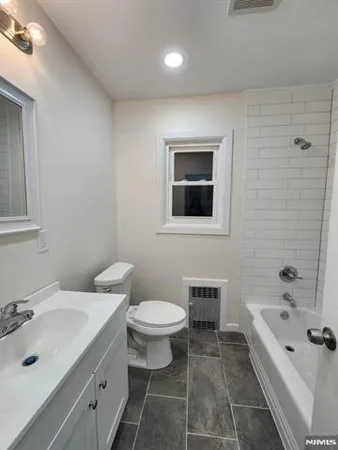 $2,990 | 65 Halstead Street, Unit 1, Kearny, NJ 07032