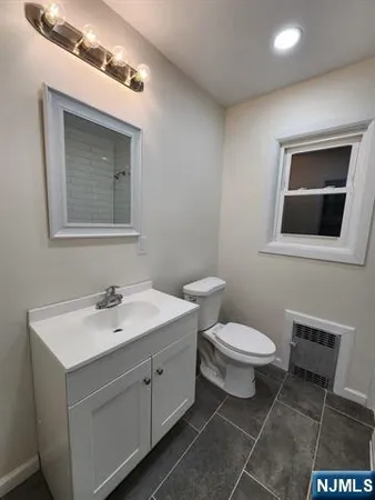 $2,990 | 65 Halstead Street, Unit 1, Kearny, NJ 07032