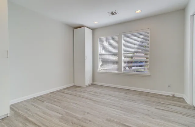 $2,650 | 5704 Darling Street, Houston, TX 77007