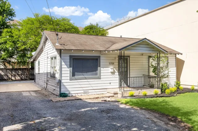 $2,650 | 5704 Darling Street, Houston, TX 77007