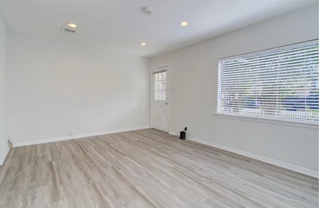 $2,650 | 5704 Darling Street, Houston, TX 77007