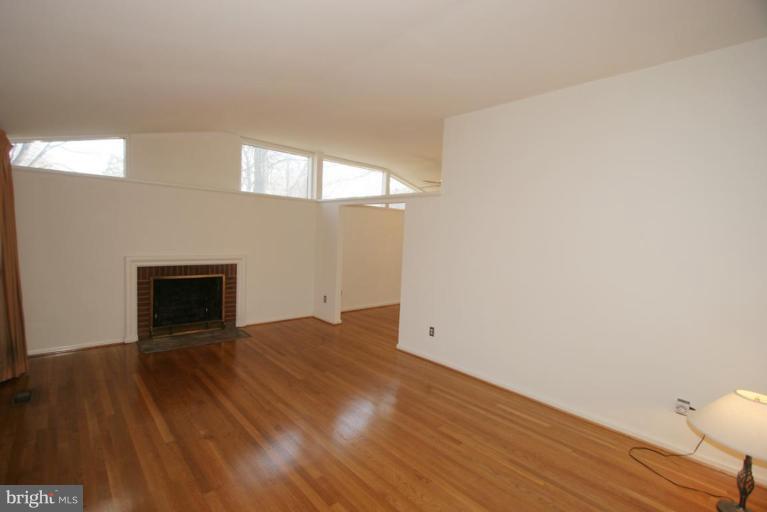 6813 Old Chesterbrook Road McLean, VA 22101 - Photo 11 of 25 Living Room #3