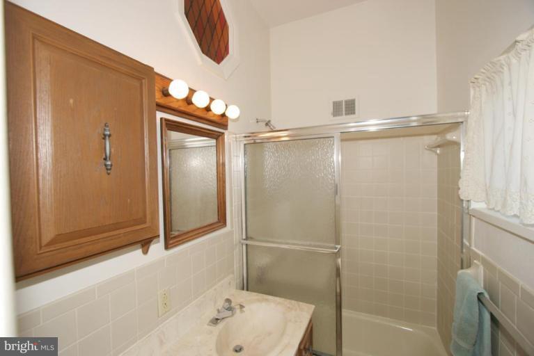6813 Old Chesterbrook Road McLean, VA 22101 - Photo 13 of 25 Master Bath