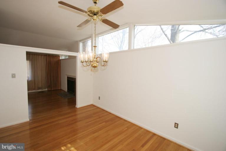 6813 Old Chesterbrook Road McLean, VA 22101 - Photo 3 of 25 Dining Room #2