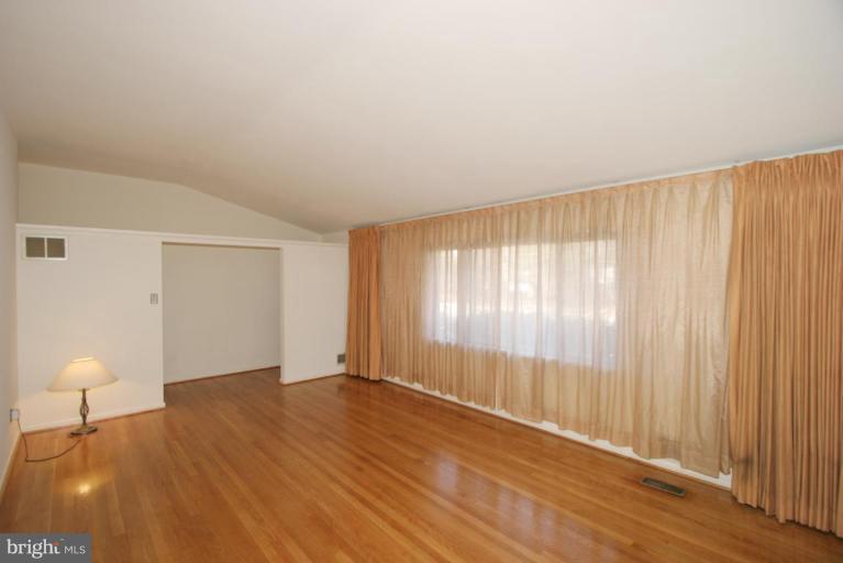 6813 Old Chesterbrook Road McLean, VA 22101 - Photo 23 of 25 Living Room #2